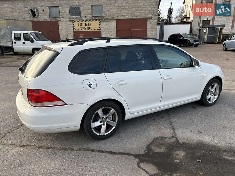Універсал Volkswagen Golf 2010 в Чернігові