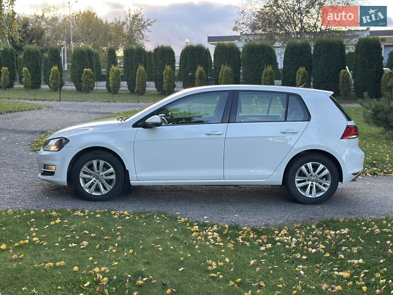Хэтчбек Volkswagen Golf 2015 в Хмельницком