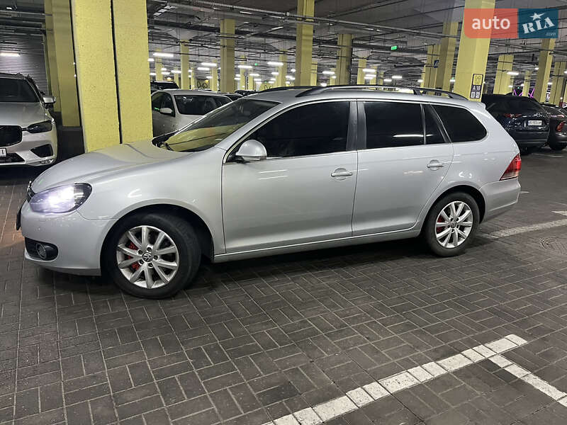 Универсал Volkswagen Golf 2012 в Киеве