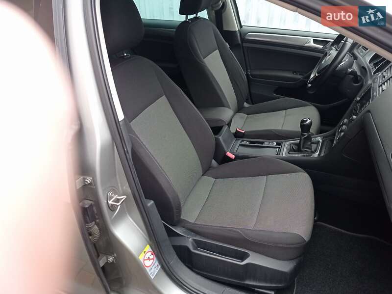 Универсал Volkswagen Golf 2014 в Луцке