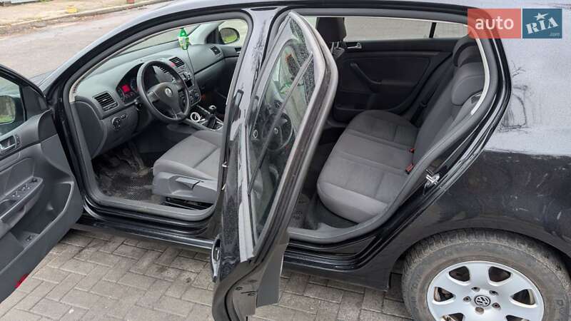 Хэтчбек Volkswagen Golf 2008 в Черкассах