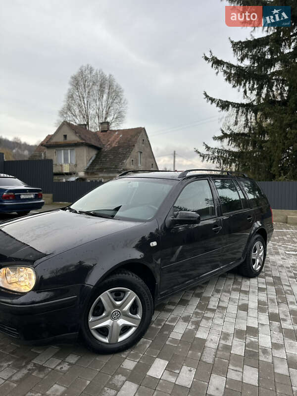 Универсал Volkswagen Golf 2003 в Кременце