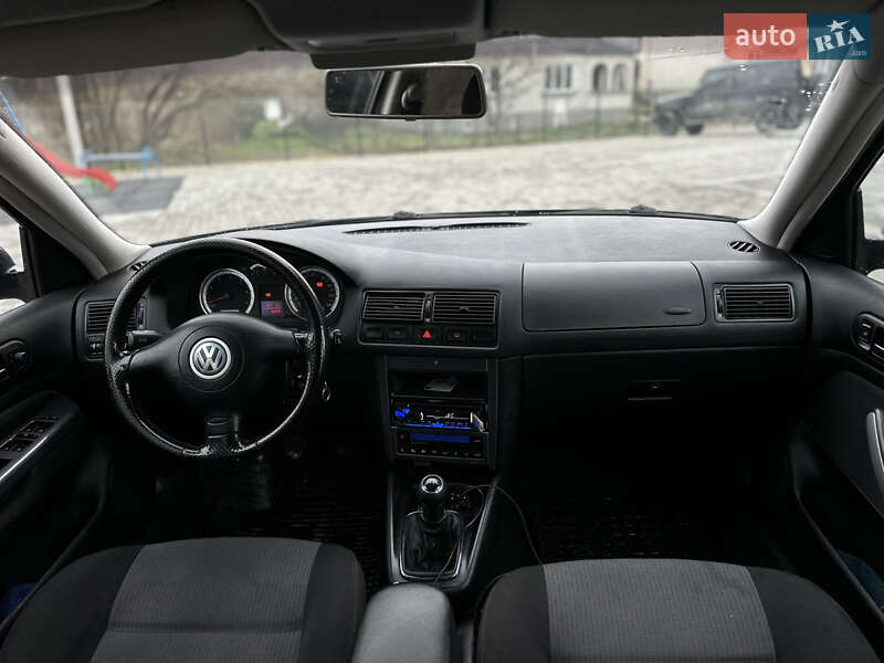 Универсал Volkswagen Golf 2003 в Кременце