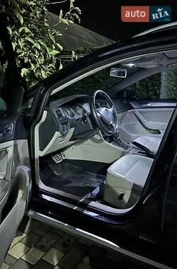 Універсал Volkswagen Golf 2016 в Житомирі