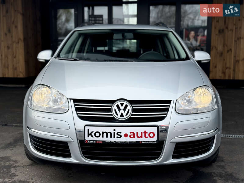 Універсал Volkswagen Golf 2009 в Вінниці