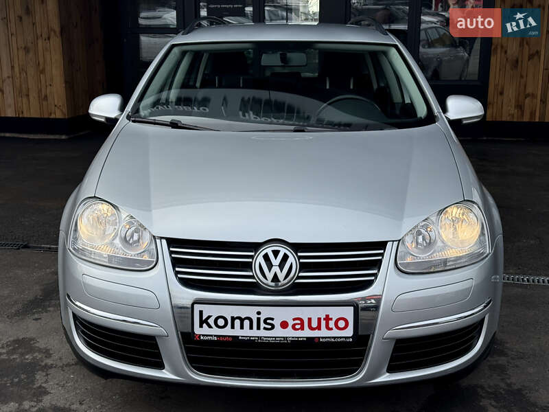 Універсал Volkswagen Golf 2009 в Вінниці