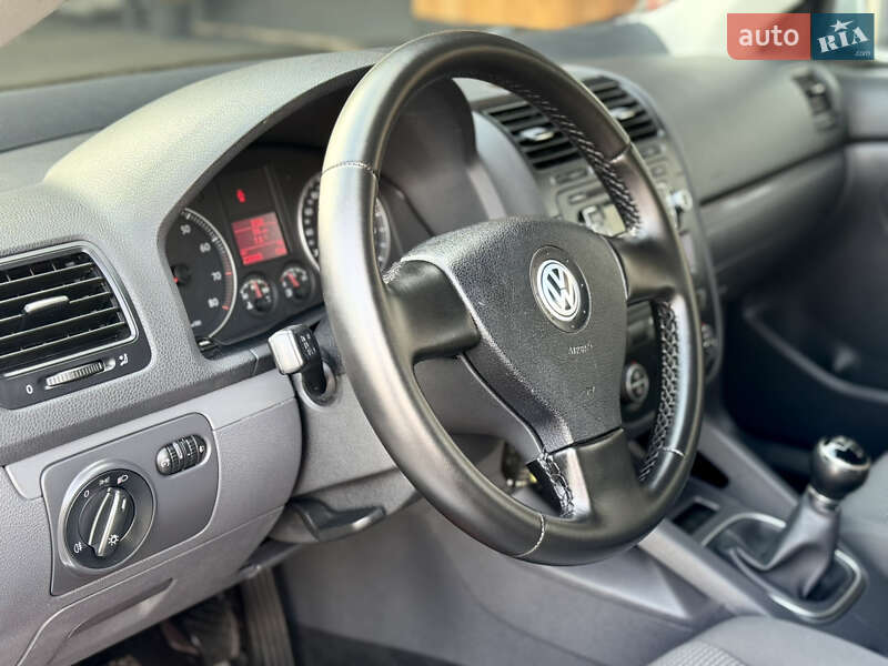 Універсал Volkswagen Golf 2009 в Вінниці