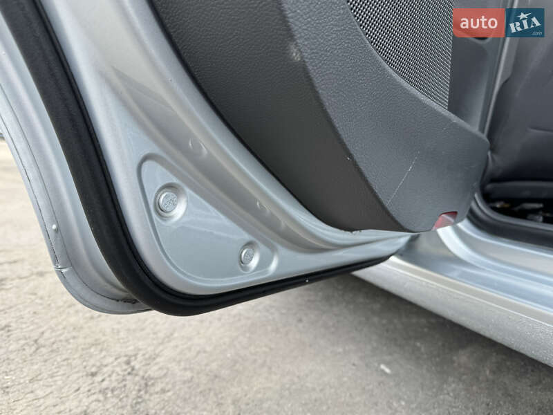 Універсал Volkswagen Golf 2009 в Вінниці