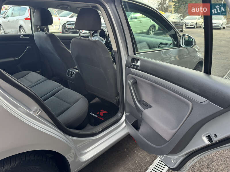 Універсал Volkswagen Golf 2009 в Вінниці