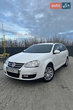 Універсал Volkswagen Golf 2009 в Житомирі