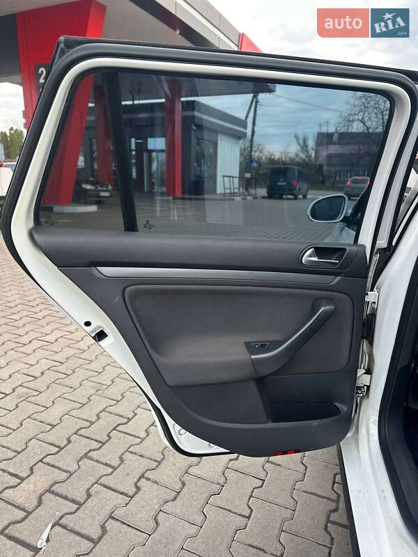 Универсал Volkswagen Golf 2009 в Житомире