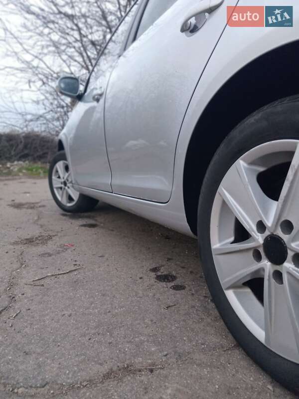 Універсал Volkswagen Golf 2011 в Вознесенську