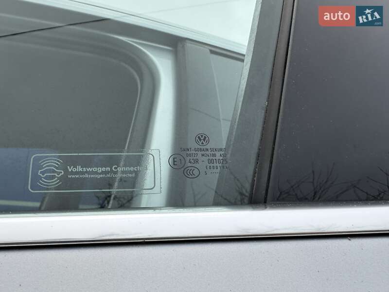 Универсал Volkswagen Golf 2015 в Ровно