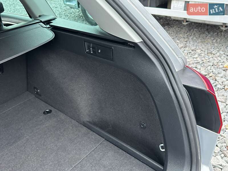 Универсал Volkswagen Golf 2015 в Ровно