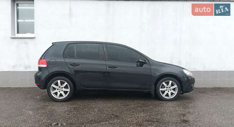 Хетчбек Volkswagen Golf 2009 в Києві