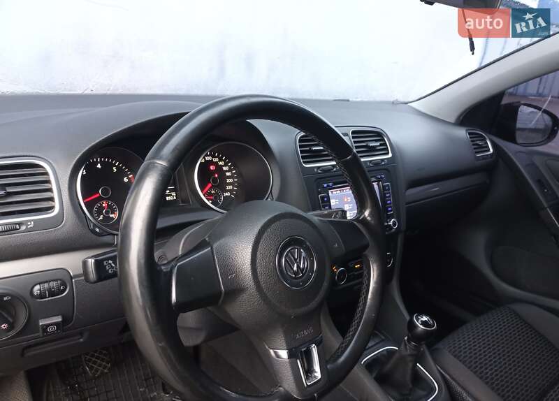 Хетчбек Volkswagen Golf 2009 в Києві