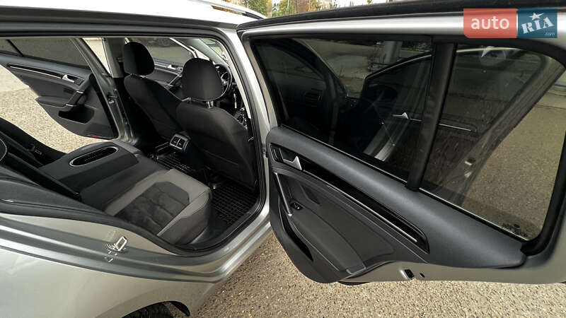 Універсал Volkswagen Golf 2016 в Кам'янець-Подільському