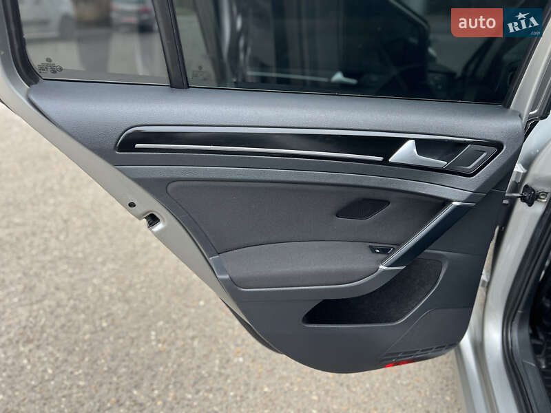 Універсал Volkswagen Golf 2016 в Кам'янець-Подільському