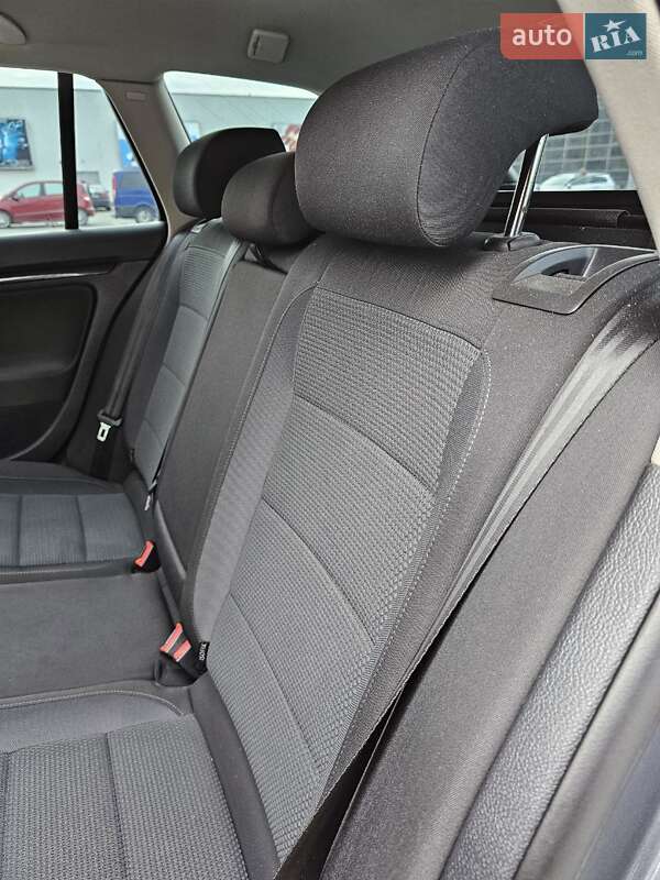 Универсал Volkswagen Golf 2012 в Ивано-Франковске