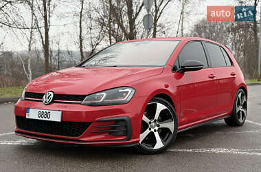 Хетчбек Volkswagen Golf 2015 в Києві