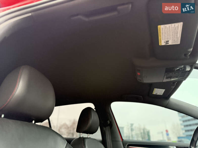 Хэтчбек Volkswagen Golf 2015 в Киеве