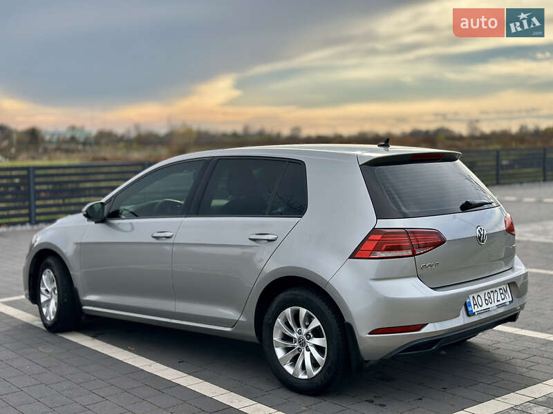 Хэтчбек Volkswagen Golf 2017 в Мукачево