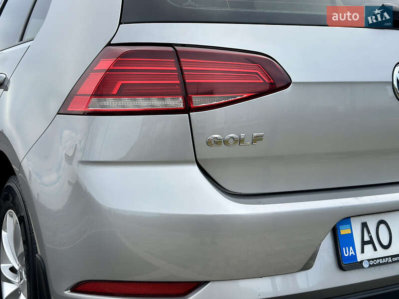 Хэтчбек Volkswagen Golf 2017 в Мукачево