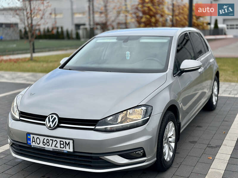 Хэтчбек Volkswagen Golf 2017 в Мукачево