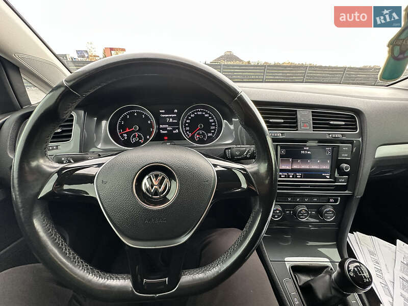 Хэтчбек Volkswagen Golf 2017 в Мукачево