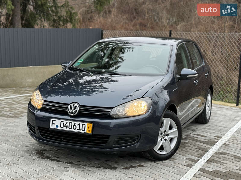 Хэтчбек Volkswagen Golf 2010 в Кременце