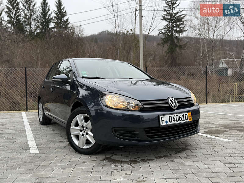 Хэтчбек Volkswagen Golf 2010 в Кременце