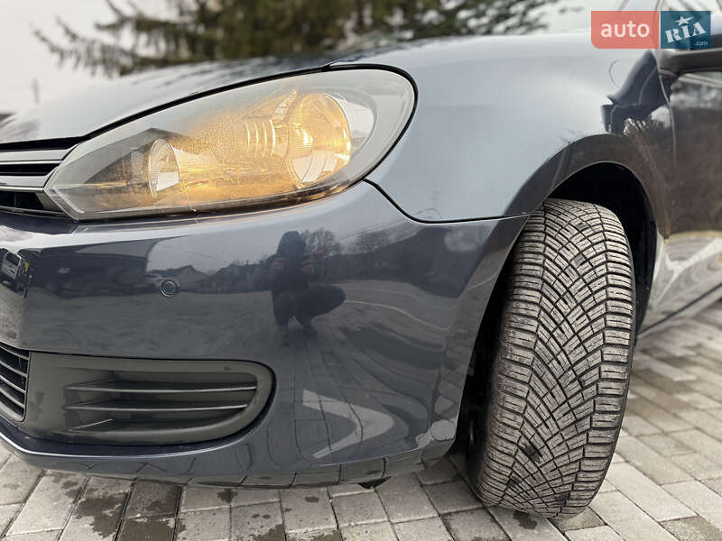 Хэтчбек Volkswagen Golf 2010 в Кременце