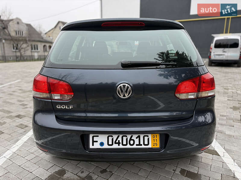 Хэтчбек Volkswagen Golf 2010 в Кременце