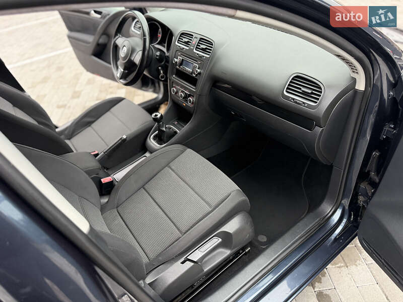 Хэтчбек Volkswagen Golf 2010 в Кременце