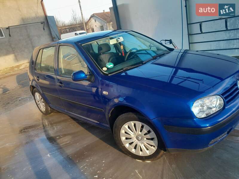 Хэтчбек Volkswagen Golf 2001 в Коломые