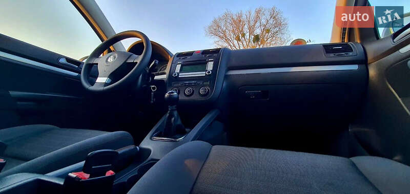 Хэтчбек Volkswagen Golf 2007 в Кропивницком