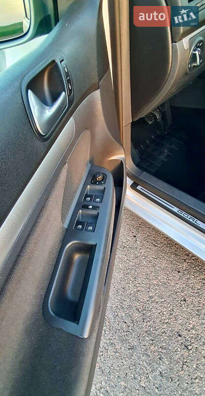 Хэтчбек Volkswagen Golf 2007 в Кропивницком