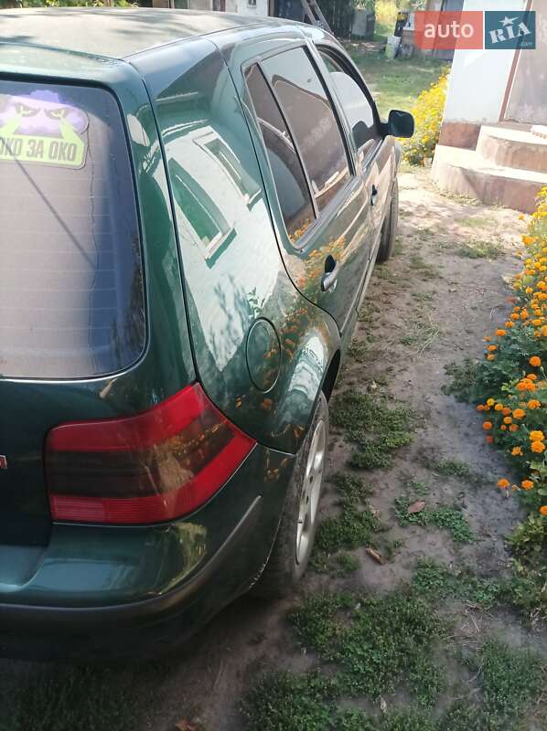 Хэтчбек Volkswagen Golf 2000 в Конотопе