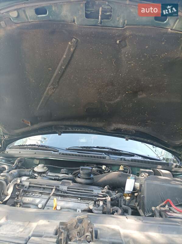 Хэтчбек Volkswagen Golf 2000 в Конотопе