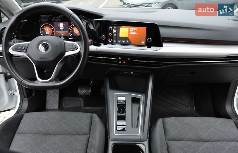 Хетчбек Volkswagen Golf 2022 в Одесі