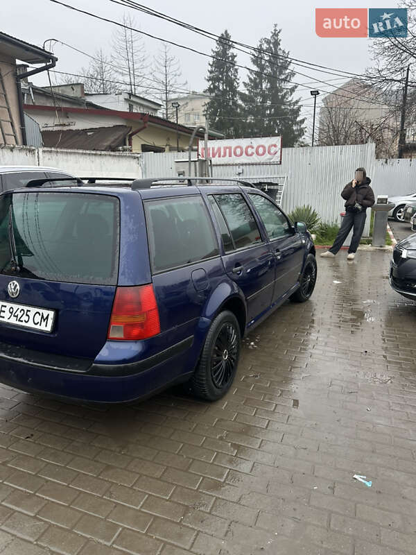 Універсал Volkswagen Golf 2002 в Чернівцях