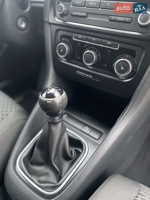 Универсал Volkswagen Golf 2011 в Жовкве