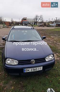 Універсал Volkswagen Golf 2001 в Рівному