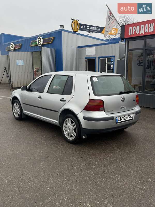 Хетчбек Volkswagen Golf 2004 в Кам'янці