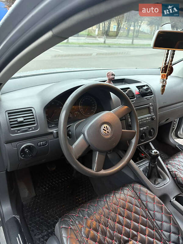 Хэтчбек Volkswagen Golf 2003 в Днепре