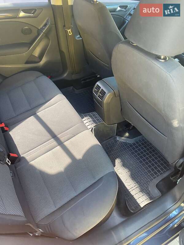 Хэтчбек Volkswagen Golf 2010 в Пятихатках
