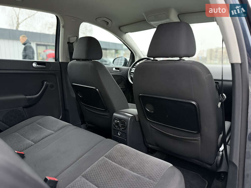 Хэтчбек Volkswagen Golf 2009 в Владимире