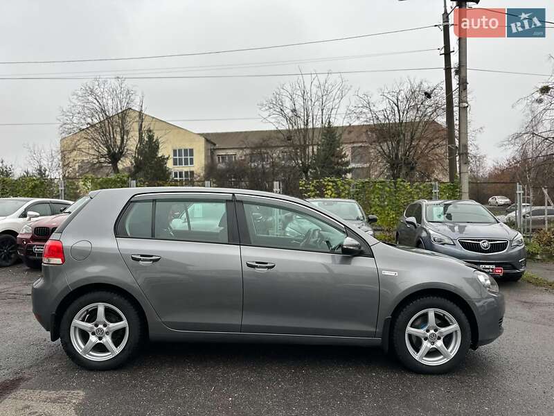 Хэтчбек Volkswagen Golf 2011 в Виннице