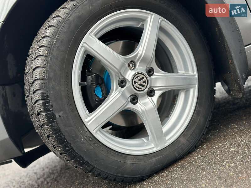 Хэтчбек Volkswagen Golf 2011 в Виннице