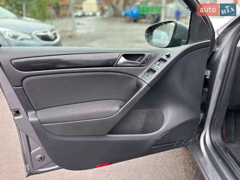 Хэтчбек Volkswagen Golf 2011 в Виннице